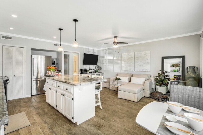 Building Photo - 5505 N Ocean Blvd