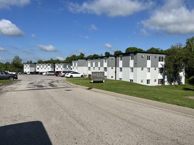 Building Photo - 71 Bellaire Dr