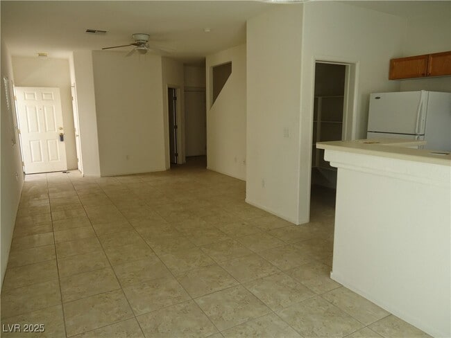 Building Photo - 9329 Square Dance Pl