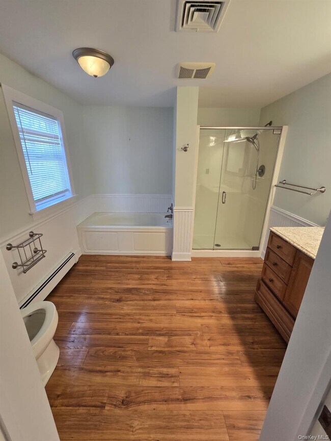 Building Photo - 276 Quaker Rd