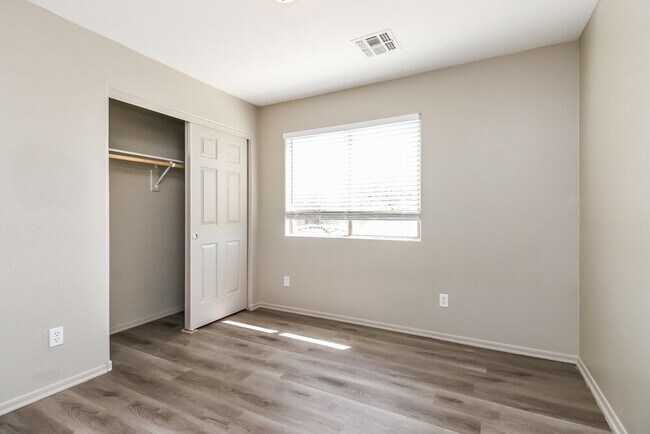 Building Photo - 2623 N Augustine