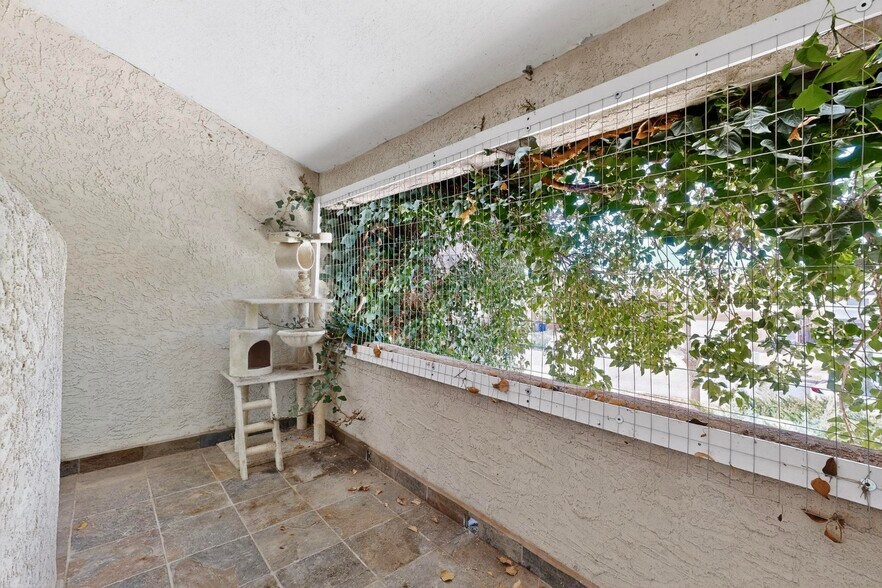 Building Photo - 5528 Overlook Dr NE