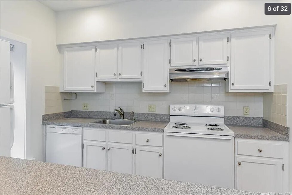 Building Photo - 126 Washington St