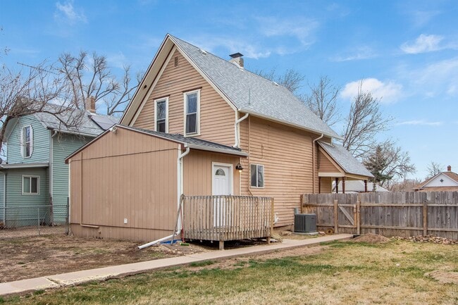 Primary Photo - 1225 4th St