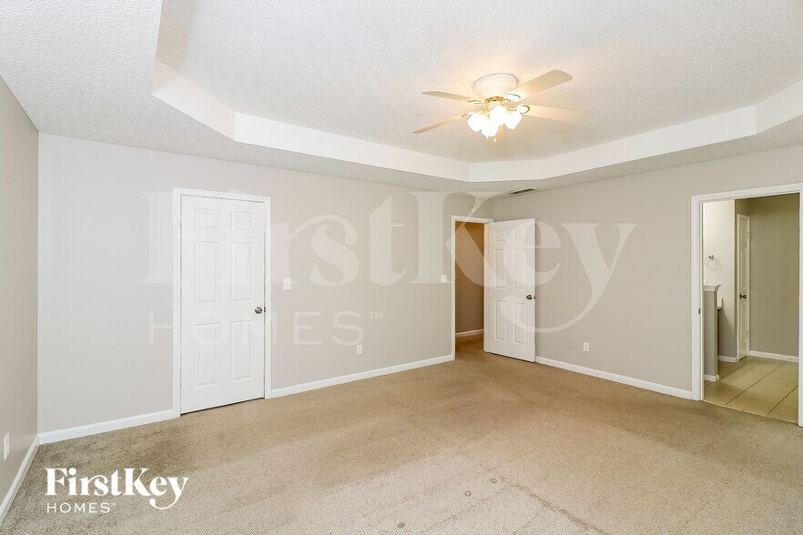 Building Photo - 6013 Radford Dr