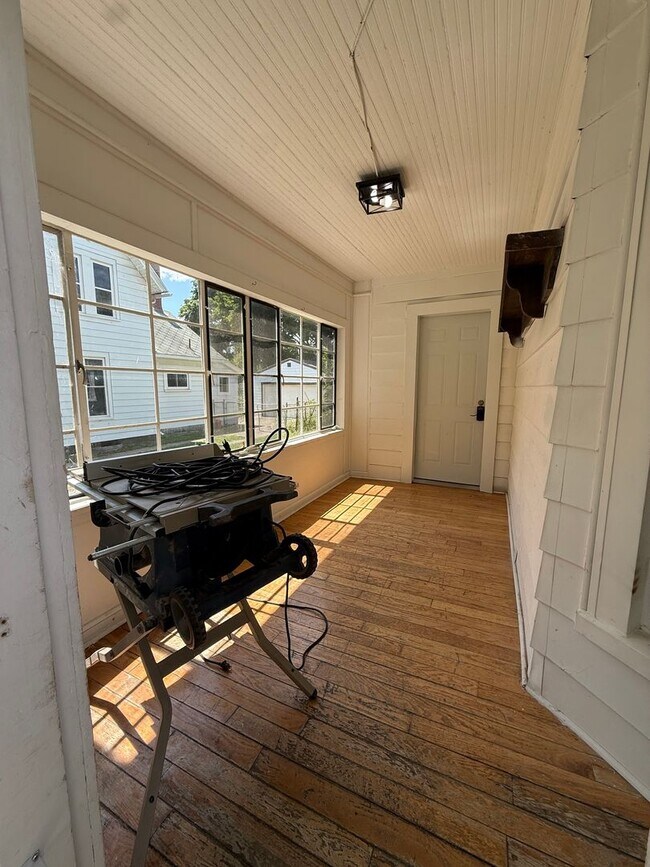Building Photo - 222 N Gorham St