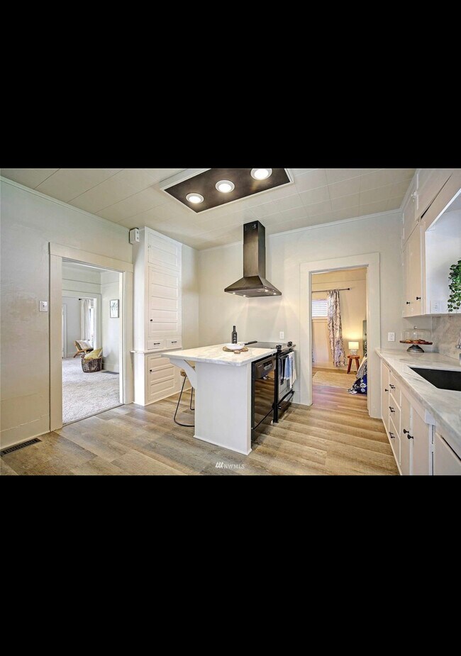 Building Photo - 2503 Lombard Ave