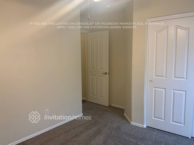 Building Photo - 460 W Gascon Rd