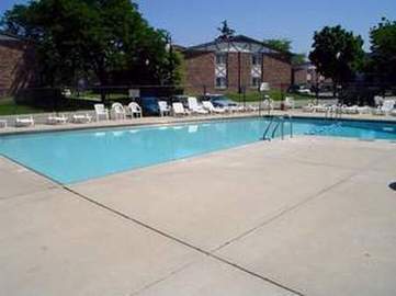 Building Photo - 16W540 87th St