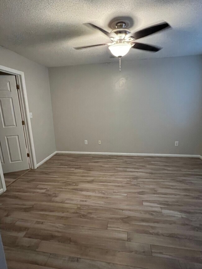 Building Photo - 863 Miller Creek Ln