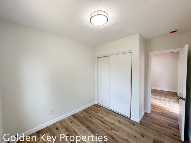 Building Photo - Welcome to your beautifully renovated sing...
