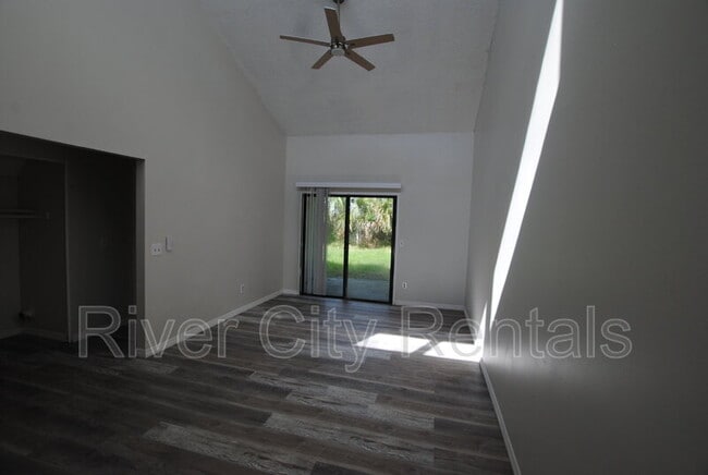 Building Photo - 2430 N Seabury Pl