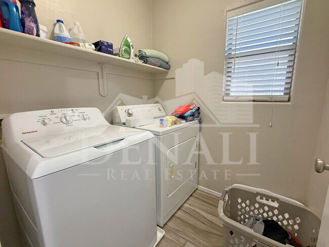 Building Photo - 2855 S Key Biscayne Dr