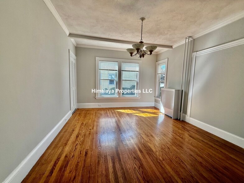 Building Photo - 66 Park St