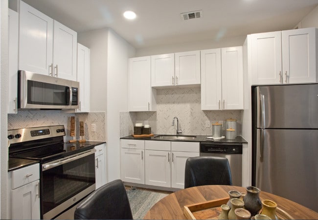 Building Photo - Residences at Saltillo