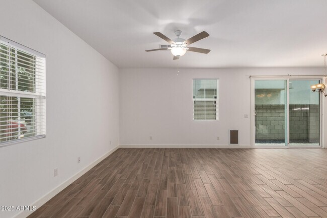 Building Photo - 5524 S Dillon Cir