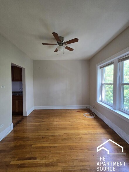 Building Photo - 1364 W Estes Ave