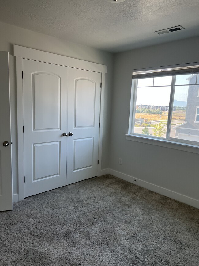 Building Photo - 3636 W 2280 N