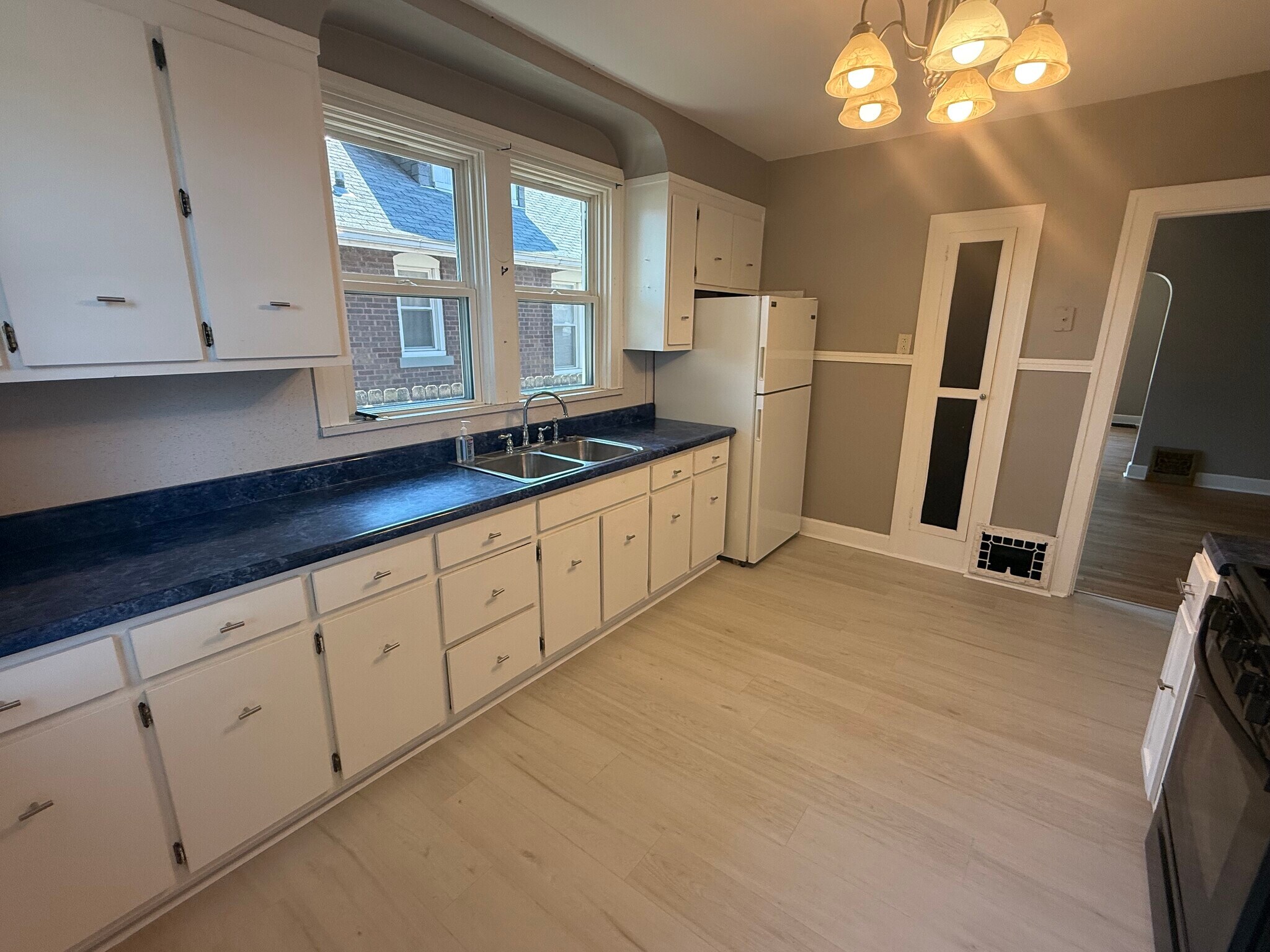 Kitchen - 27 S 35th St