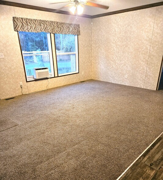 Livingroom - 2818 Jacob Ave