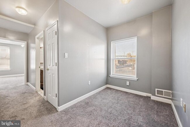 Building Photo - 138 N King St