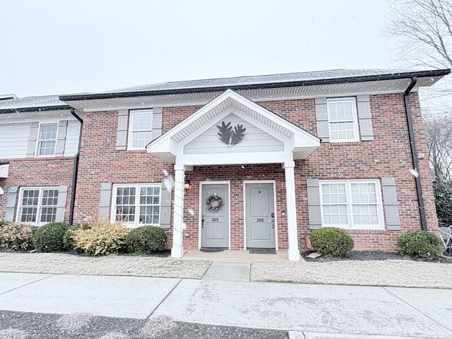 Primary Photo - 209 Calhoun St