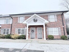 Building Photo - 209 Calhoun St