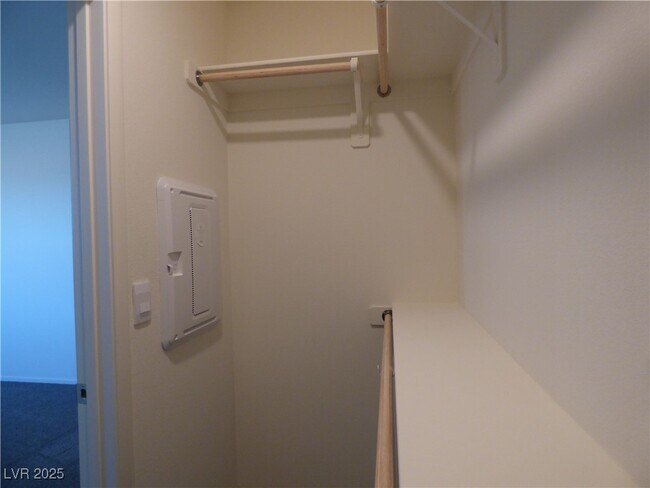 Building Photo - 9428 Emerald Mesa St