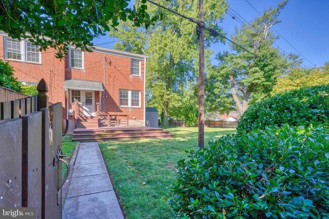 Building Photo - 6473 Blenheim Rd