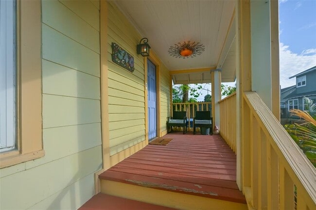 Building Photo - 340 Moffett Ct N