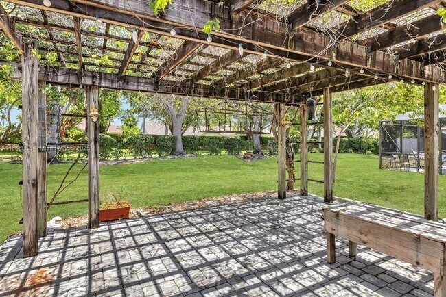 Building Photo - 10766 Crescendo Cir