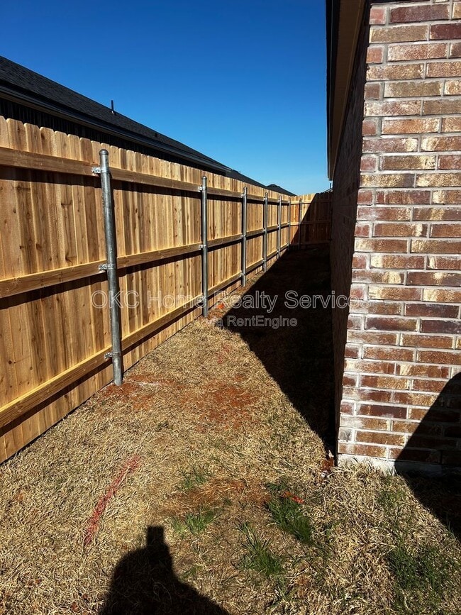 Building Photo - 16201 Harvester