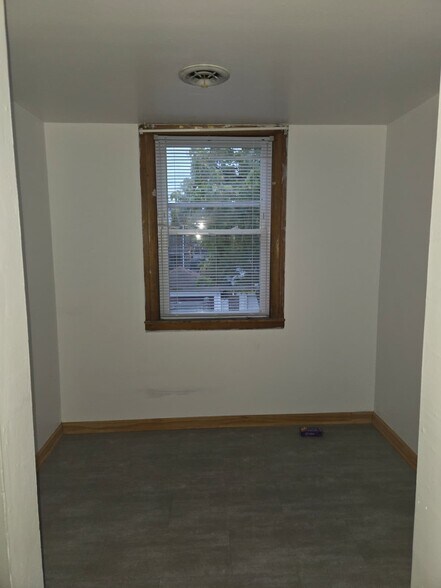 Building Photo - 8445 S Marquette Ave