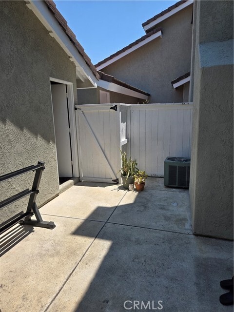 Building Photo - 569 Springbrook N