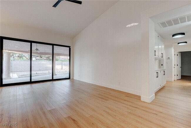 Building Photo - 8608 Highacre Dr