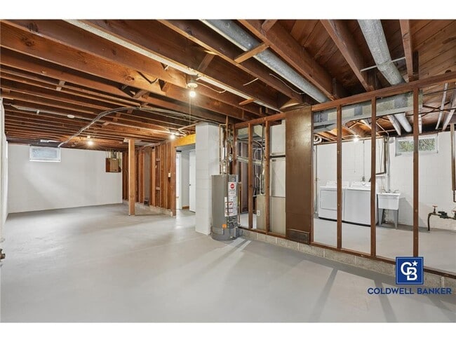 Building Photo - 1444 Ames Ave E