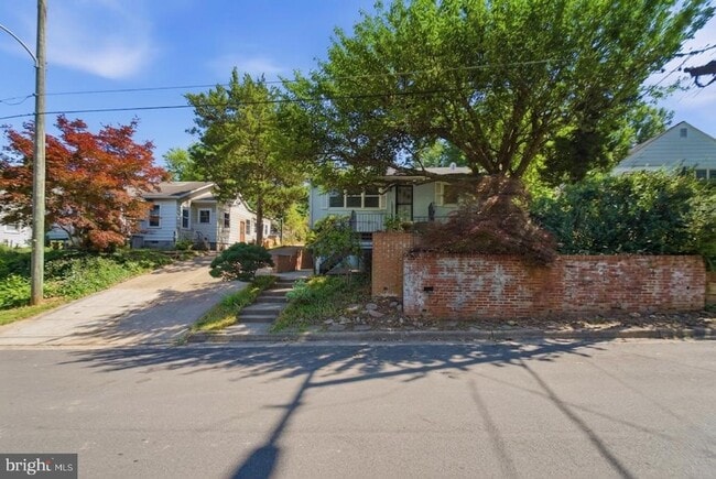 Building Photo - 3141 Clayborne Ave