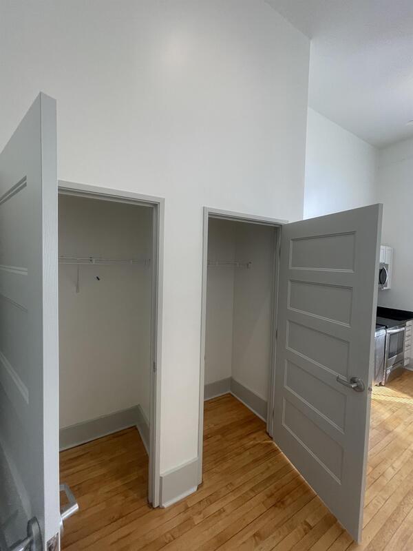 Building Photo - 315 W 38th St