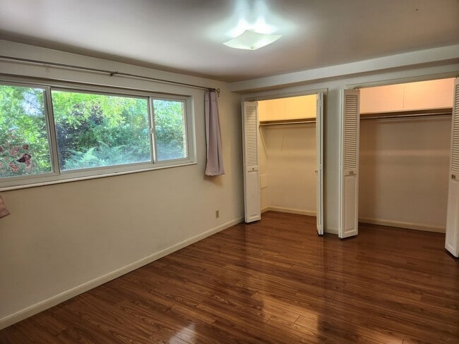 Building Photo - Beautiful 5 Bd 3.5 Ba Home in Holladay