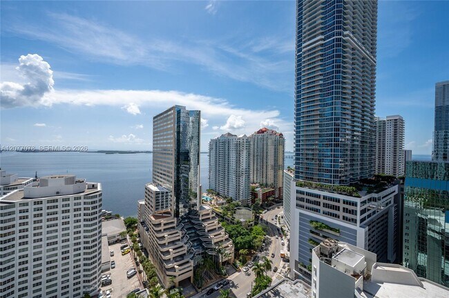 Building Photo - 951 Brickell Ave