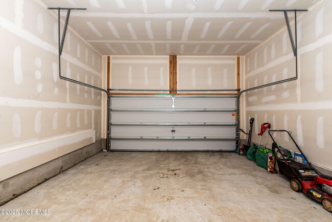 Building Photo - 22 Nautilus Dr