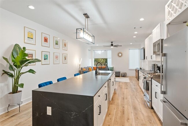 Building Photo - 1417 Kramer Ln