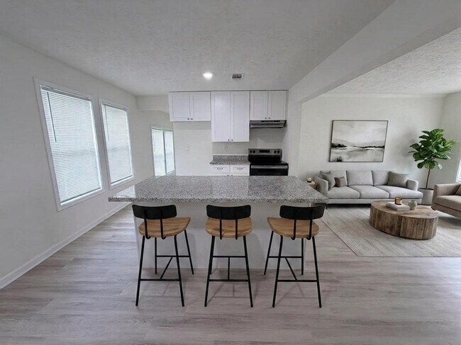 Building Photo - 1112 3rd St