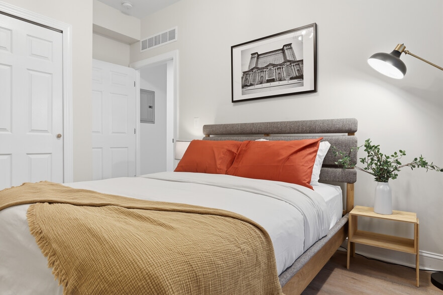 Building Photo - 4635 John R St