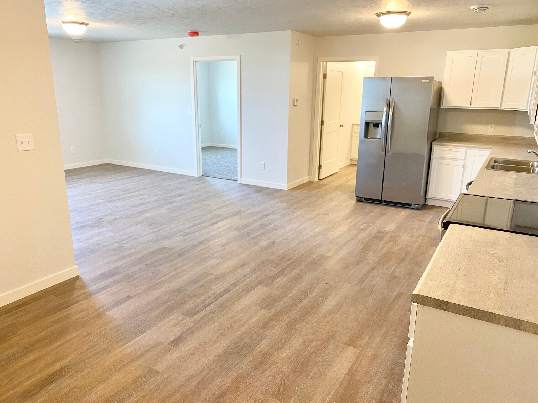 Building Photo - 1355 Holton Dr