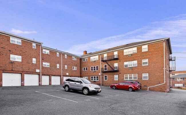 Building Photo - 222 Elleen Ter