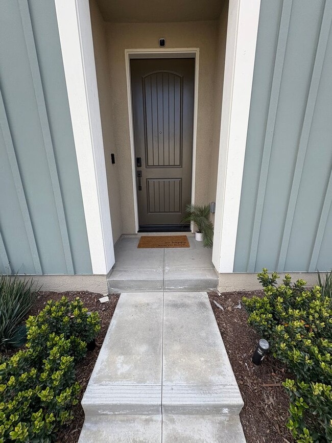 Building Photo - Beautiful Home Bedford Community!