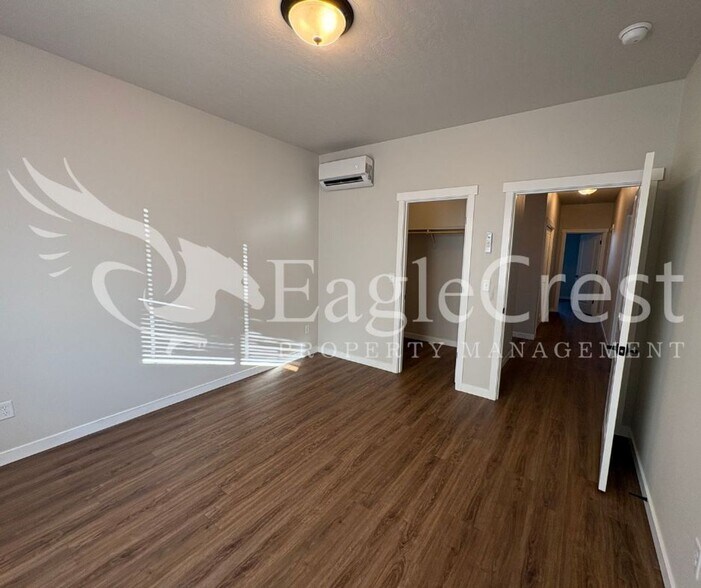 Building Photo - Herbert PL