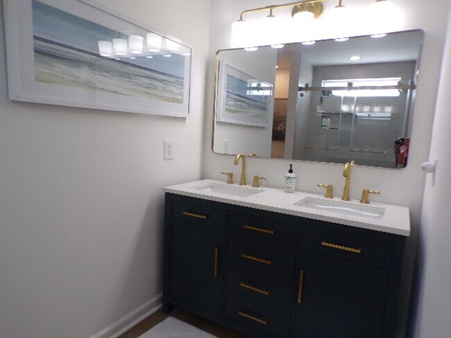 Building Photo - Adorable Home Located In Yacht Cove