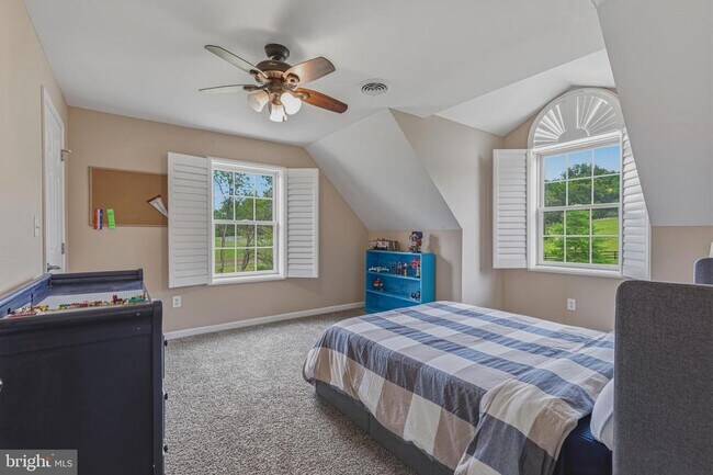 Building Photo - 40923 Browns Ln